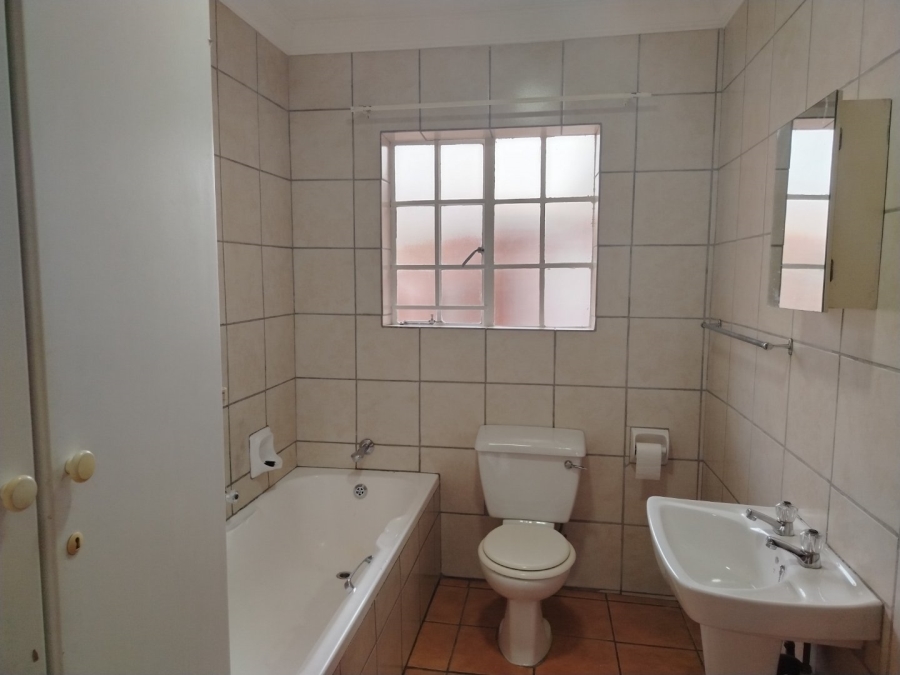 3 Bedroom Property for Sale in Faerie Glen Gauteng