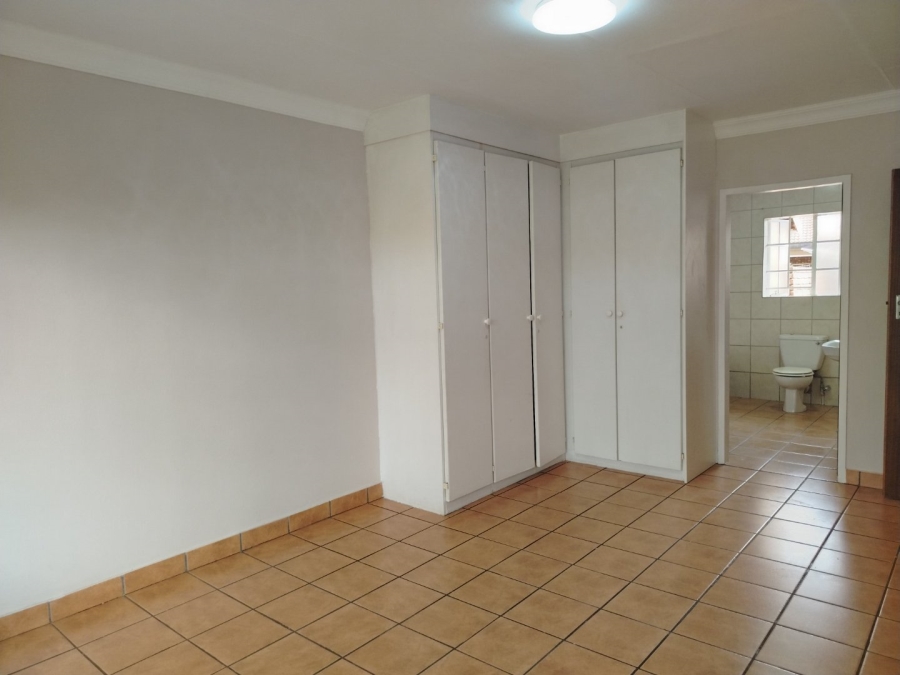 3 Bedroom Property for Sale in Faerie Glen Gauteng