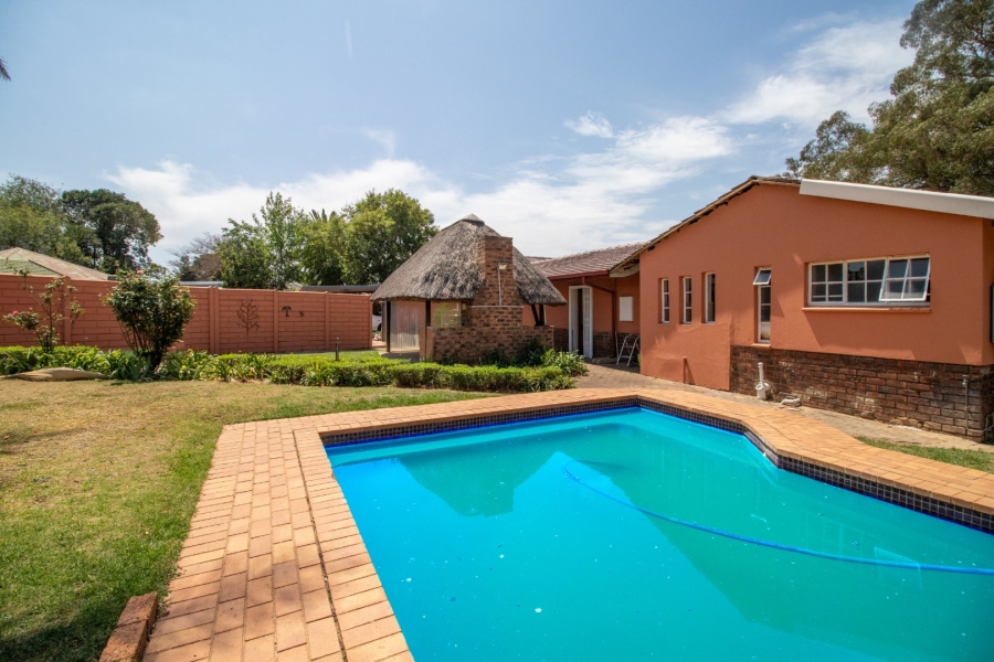 11 Bedroom Property for Sale in Bonaero Park Gauteng