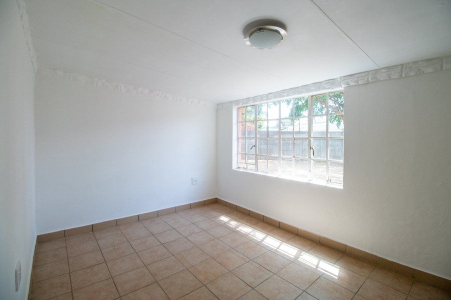11 Bedroom Property for Sale in Bonaero Park Gauteng