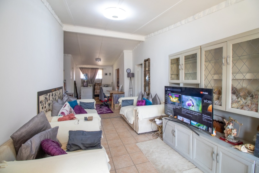 11 Bedroom Property for Sale in Bonaero Park Gauteng