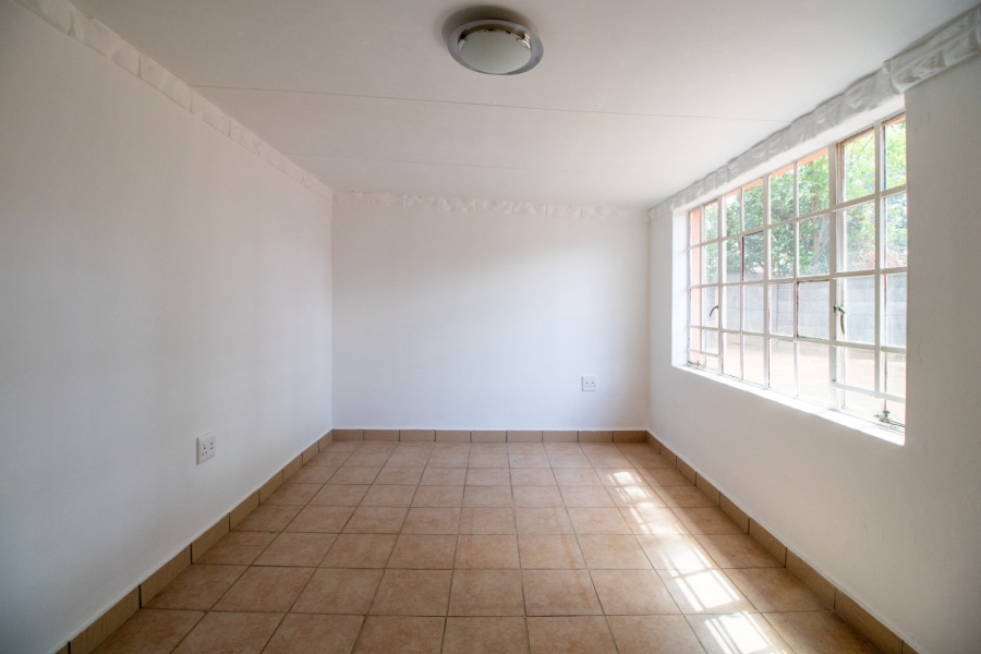 11 Bedroom Property for Sale in Bonaero Park Gauteng