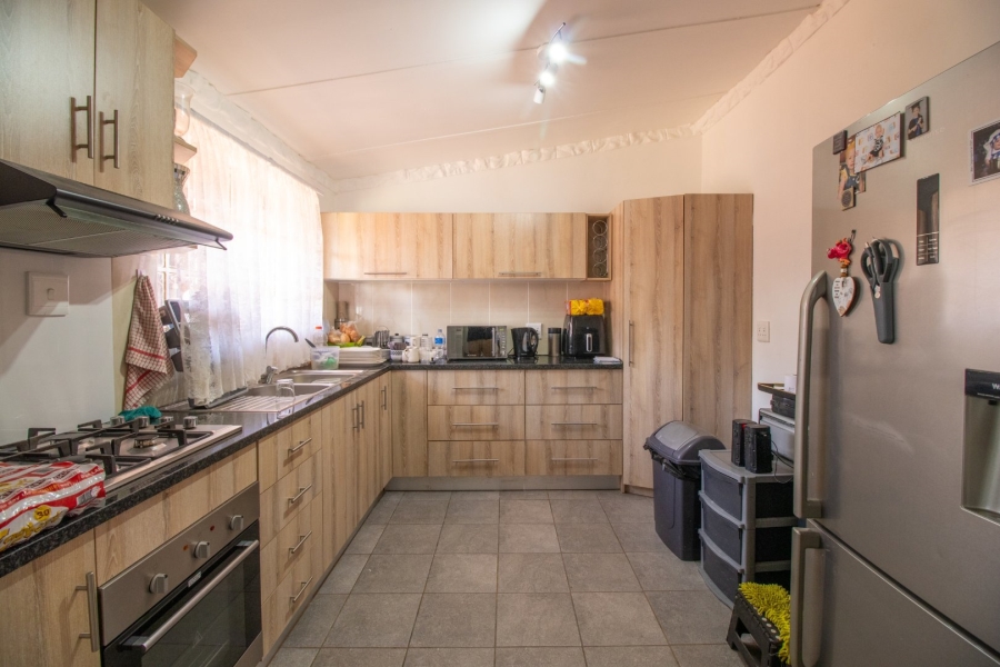 11 Bedroom Property for Sale in Bonaero Park Gauteng