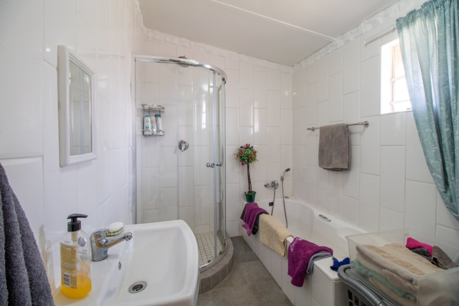 11 Bedroom Property for Sale in Bonaero Park Gauteng