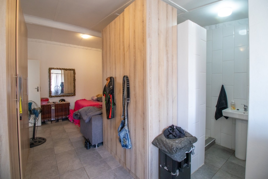 11 Bedroom Property for Sale in Bonaero Park Gauteng