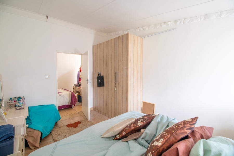 11 Bedroom Property for Sale in Bonaero Park Gauteng