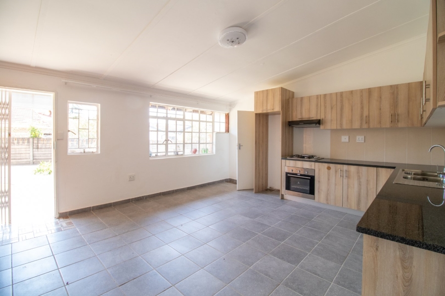 11 Bedroom Property for Sale in Bonaero Park Gauteng
