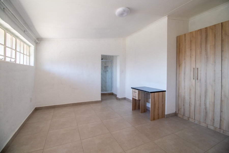 11 Bedroom Property for Sale in Bonaero Park Gauteng