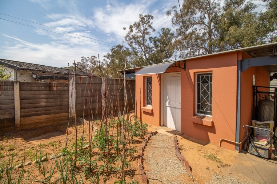 11 Bedroom Property for Sale in Bonaero Park Gauteng