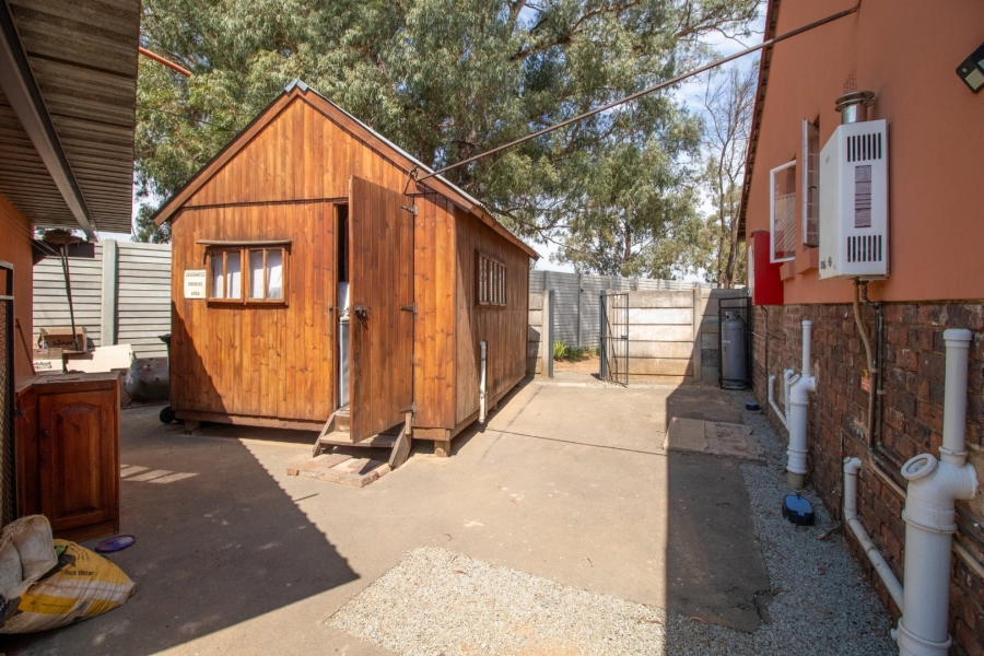 11 Bedroom Property for Sale in Bonaero Park Gauteng