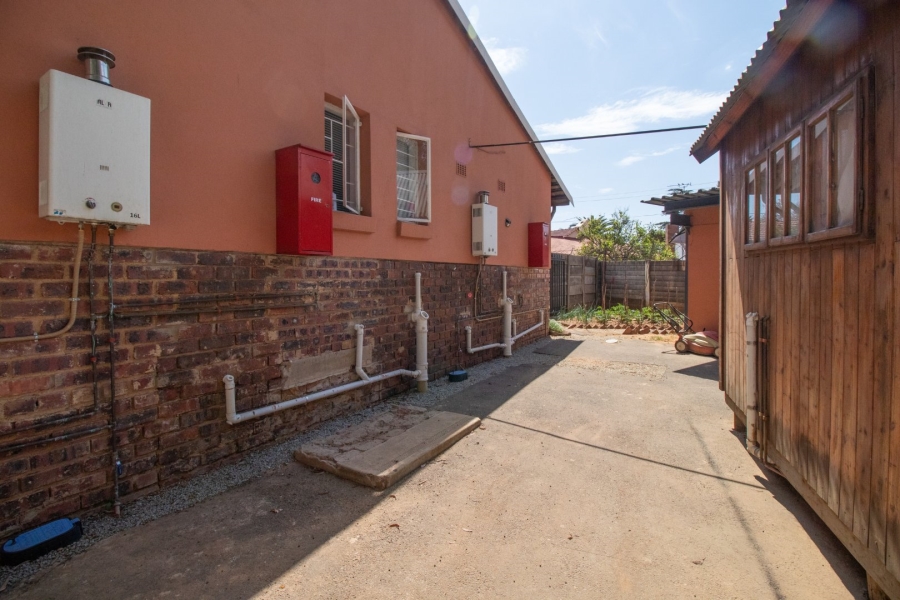 11 Bedroom Property for Sale in Bonaero Park Gauteng