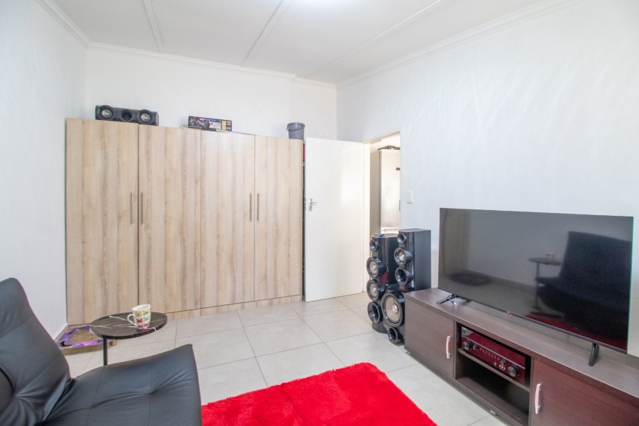 11 Bedroom Property for Sale in Bonaero Park Gauteng