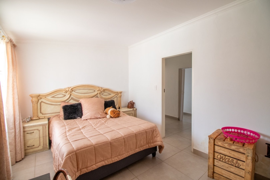 11 Bedroom Property for Sale in Bonaero Park Gauteng