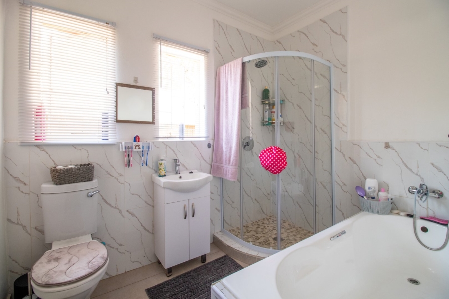 11 Bedroom Property for Sale in Bonaero Park Gauteng