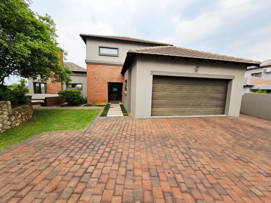 5 Bedroom Property for Sale in Monavoni Gauteng