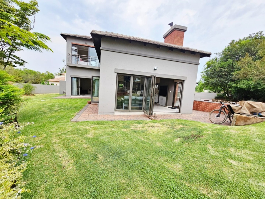 5 Bedroom Property for Sale in Monavoni Gauteng