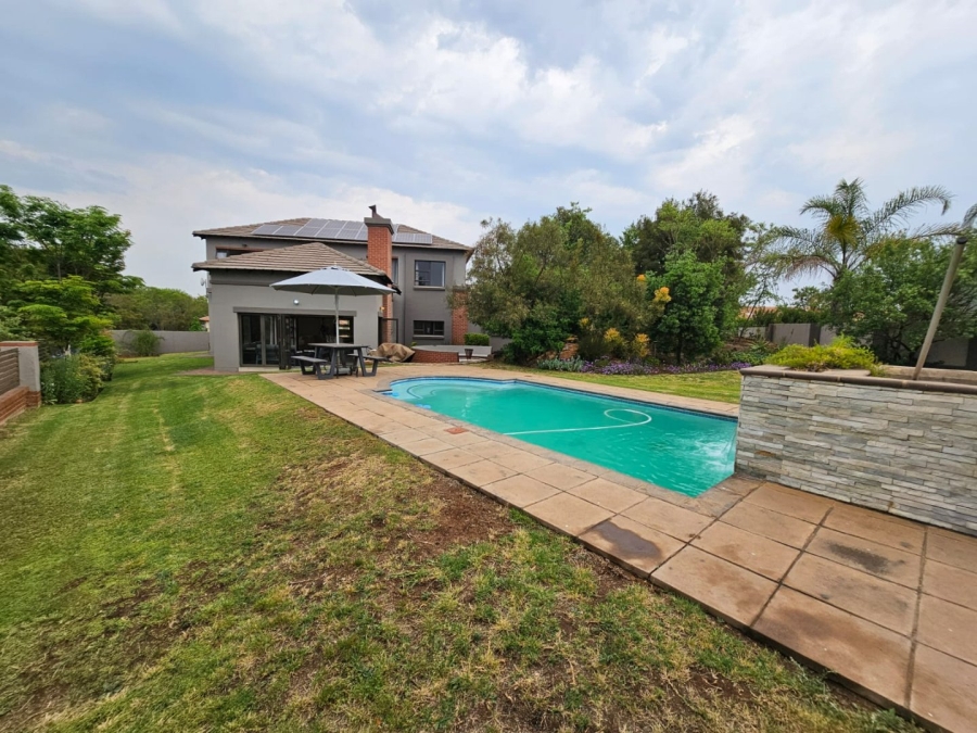 5 Bedroom Property for Sale in Monavoni Gauteng