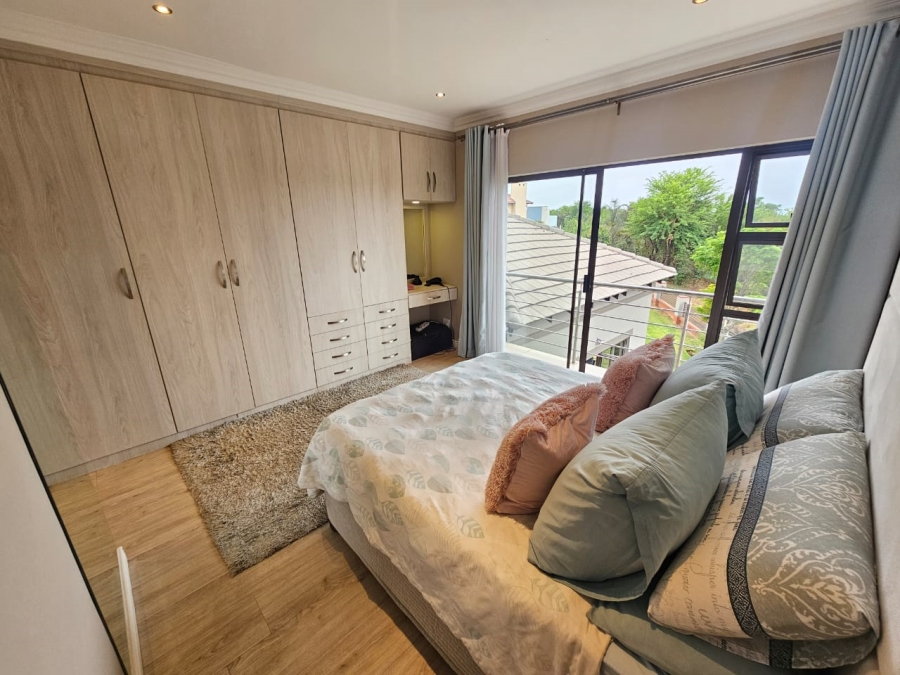 5 Bedroom Property for Sale in Monavoni Gauteng
