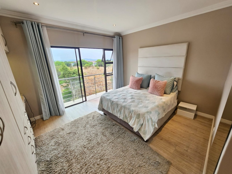 5 Bedroom Property for Sale in Monavoni Gauteng