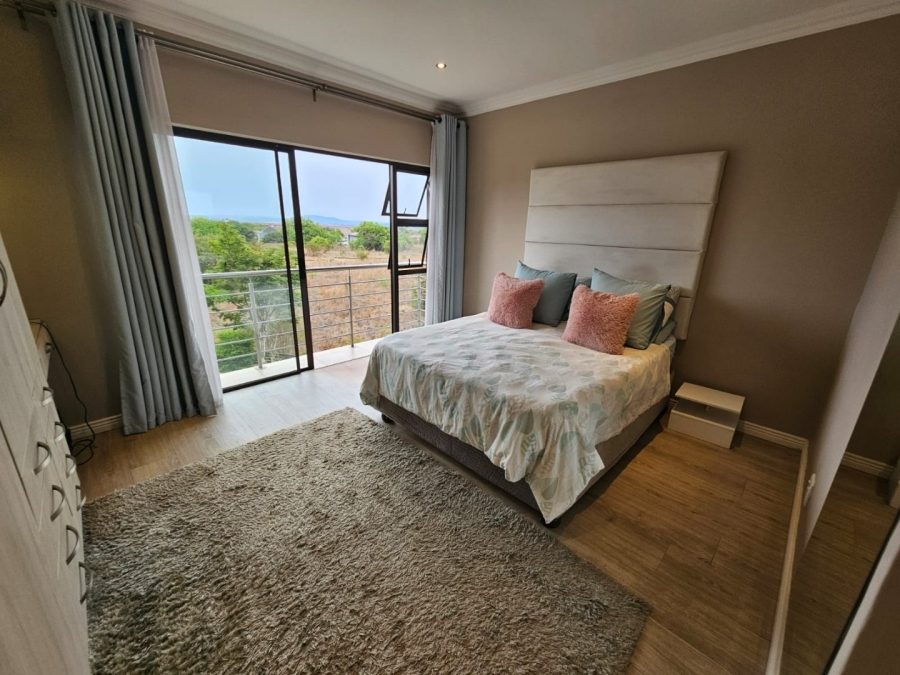 5 Bedroom Property for Sale in Monavoni Gauteng