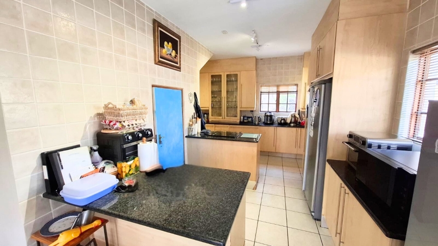 5 Bedroom Property for Sale in Kyalami Hills Gauteng
