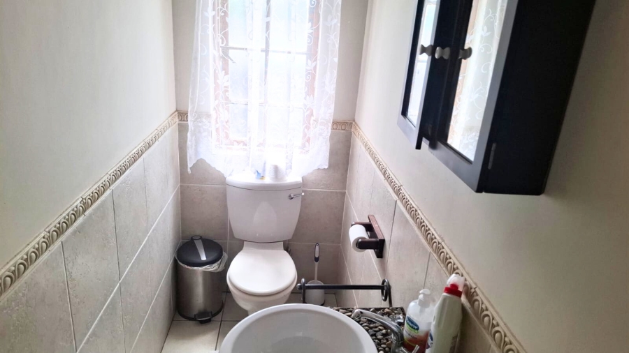 5 Bedroom Property for Sale in Kyalami Hills Gauteng