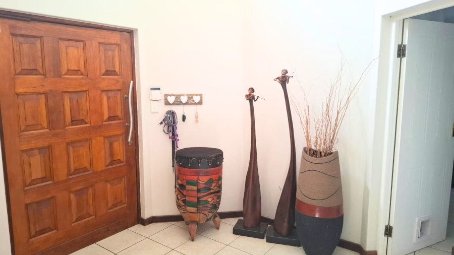 5 Bedroom Property for Sale in Kyalami Hills Gauteng
