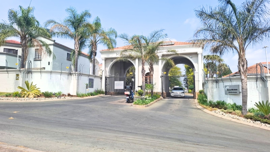 5 Bedroom Property for Sale in Kyalami Hills Gauteng