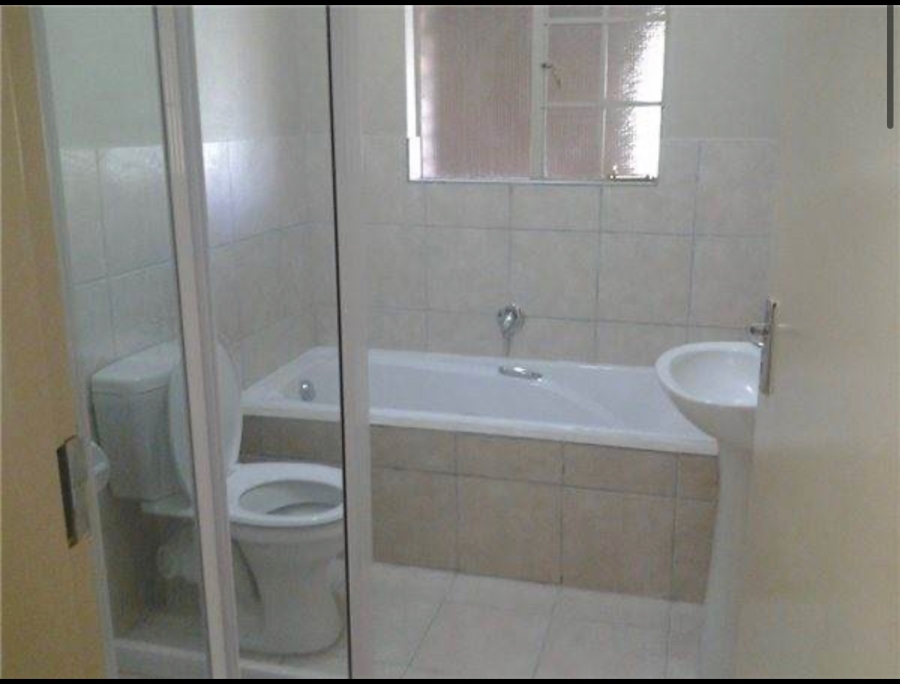 To Let 2 Bedroom Property for Rent in North Riding Gauteng
