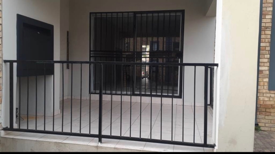 To Let 2 Bedroom Property for Rent in North Riding Gauteng