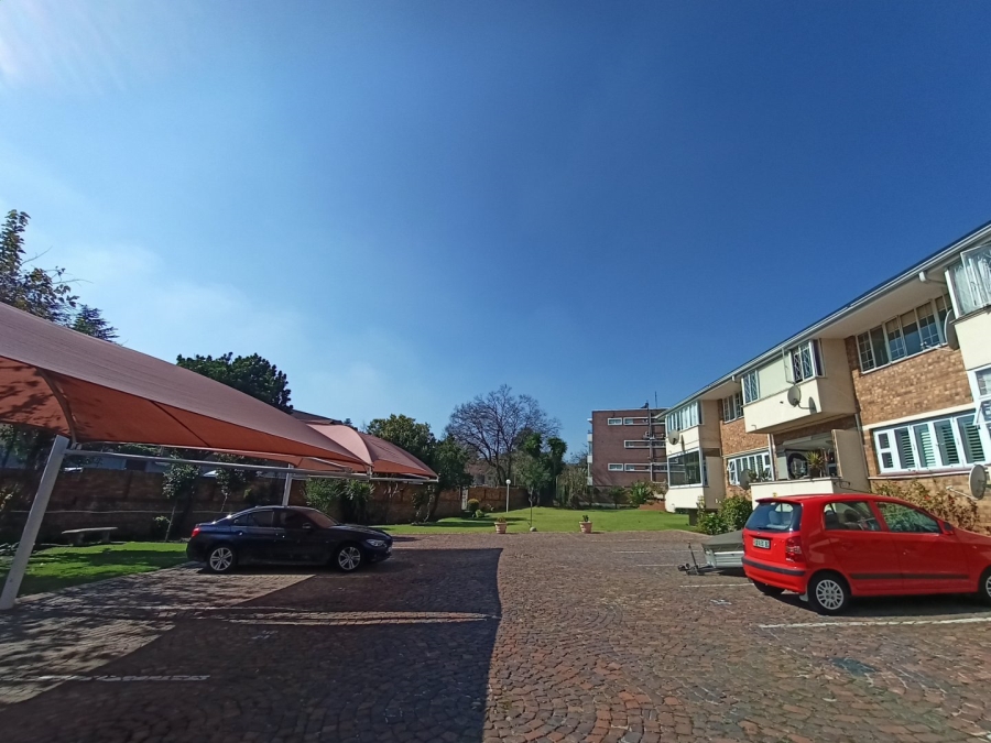 To Let 1 Bedroom Property for Rent in Waverley Gauteng