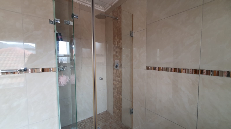 4 Bedroom Property for Sale in Blue Valley Golf Estate Gauteng