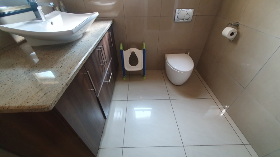 4 Bedroom Property for Sale in Blue Valley Golf Estate Gauteng
