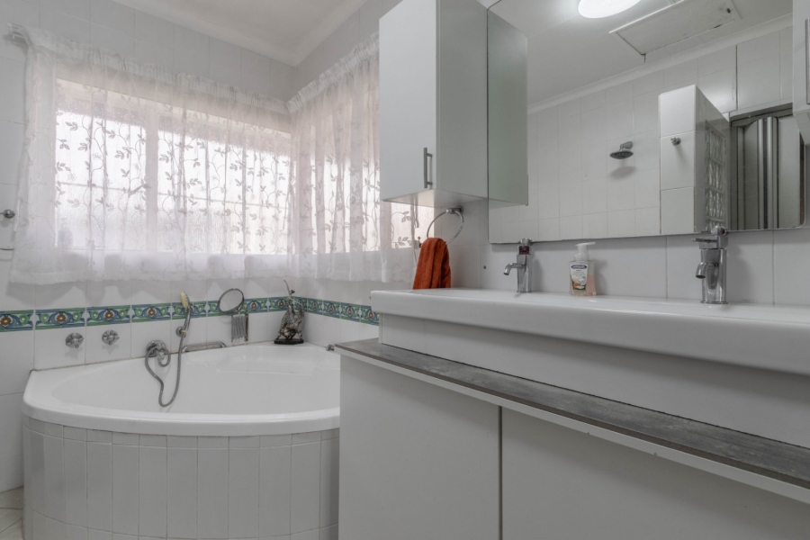 3 Bedroom Property for Sale in Rynfield Gauteng