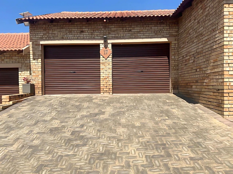 3 Bedroom Property for Sale in Honeydew Manor Gauteng