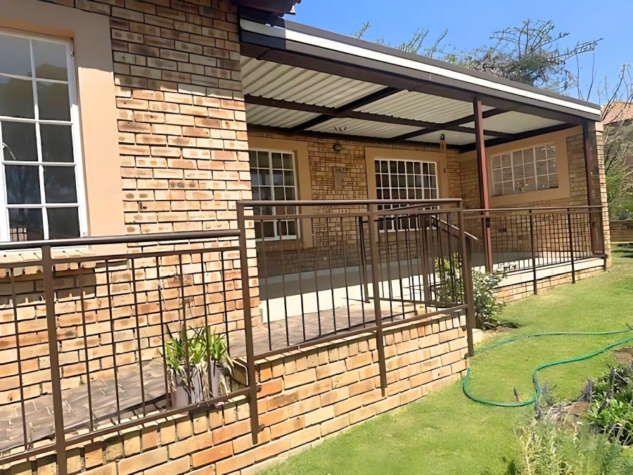 3 Bedroom Property for Sale in Honeydew Manor Gauteng