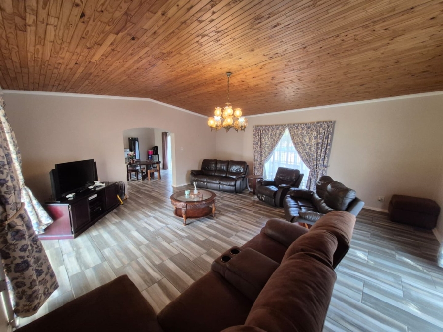 4 Bedroom Property for Sale in Wingate Park Gauteng