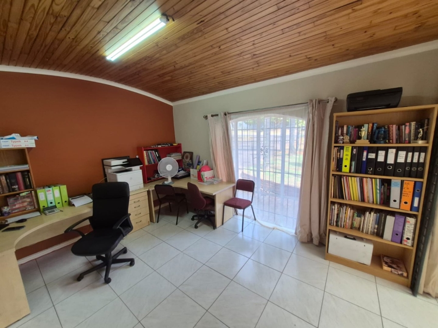4 Bedroom Property for Sale in Wingate Park Gauteng