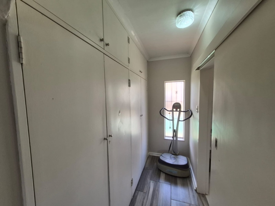 4 Bedroom Property for Sale in Wingate Park Gauteng