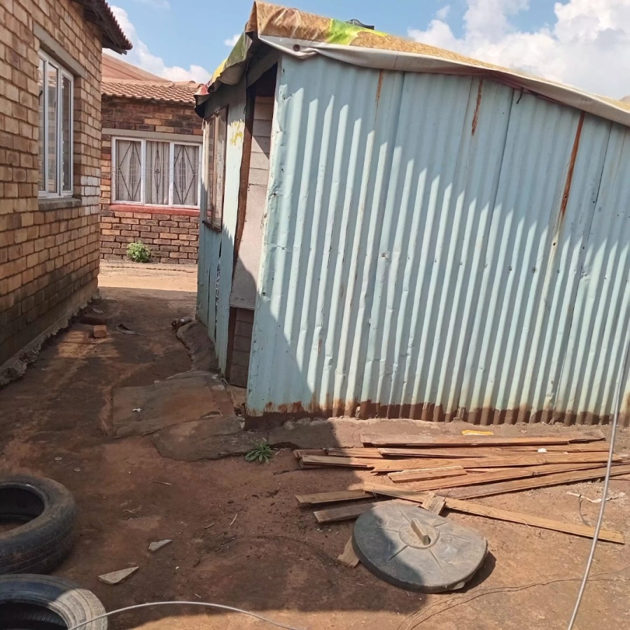 2 Bedroom Property for Sale in Daveyton Gauteng