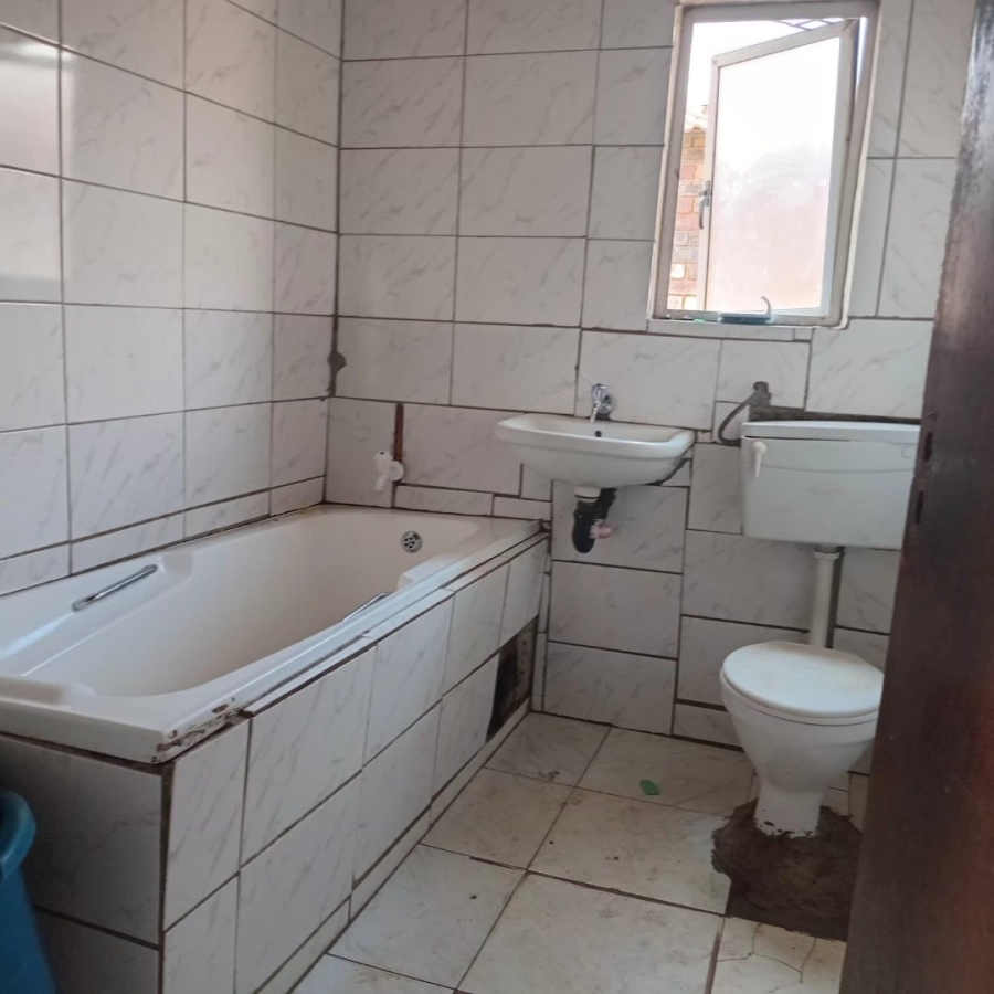 2 Bedroom Property for Sale in Daveyton Gauteng