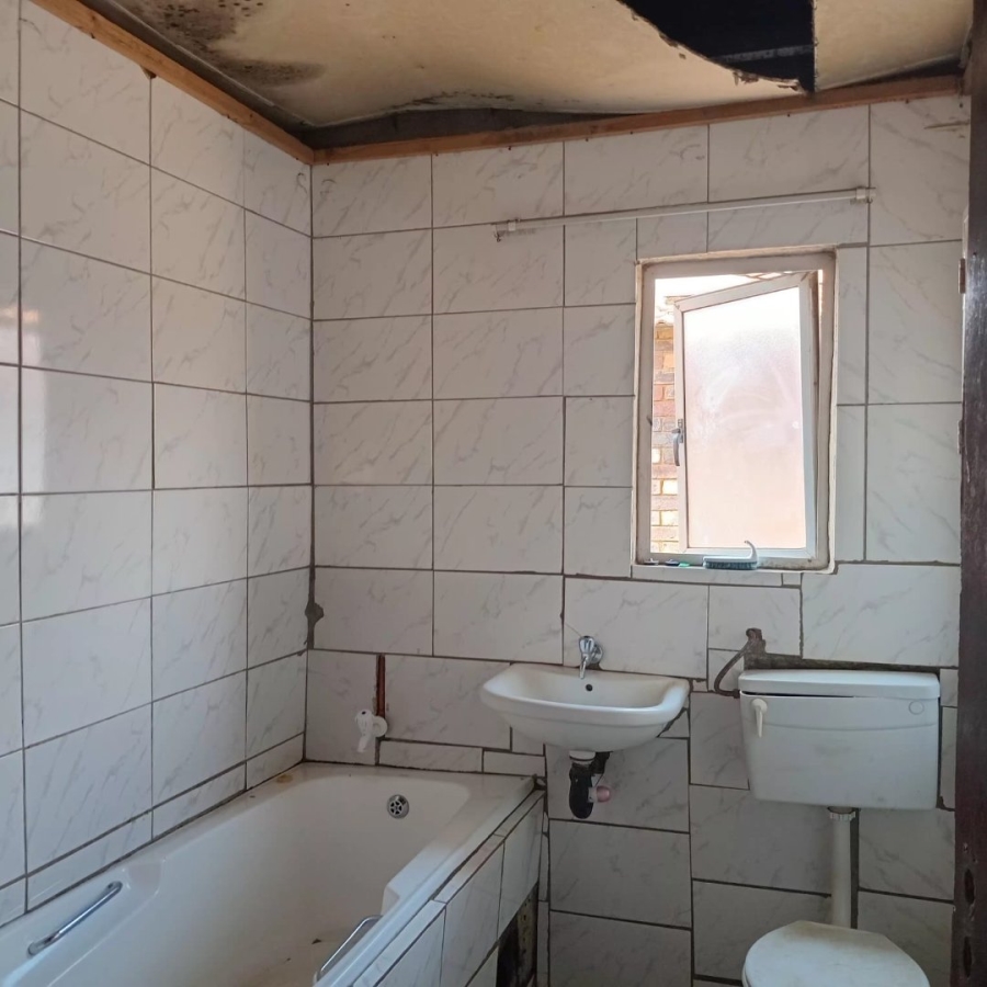 2 Bedroom Property for Sale in Daveyton Gauteng