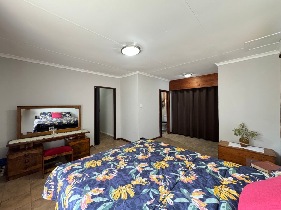 4 Bedroom Property for Sale in Pierre Van Ryneveld Gauteng