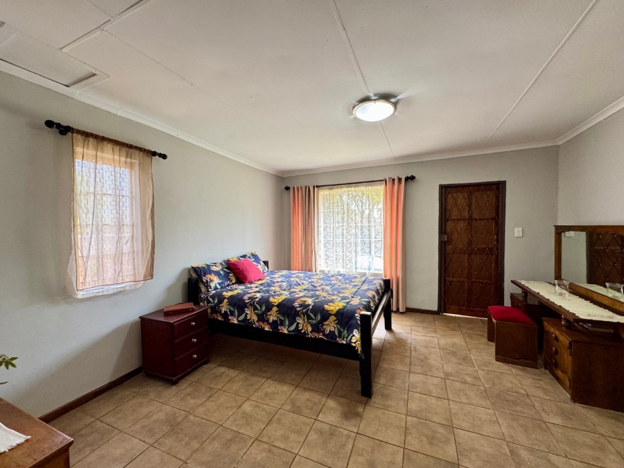4 Bedroom Property for Sale in Pierre Van Ryneveld Gauteng