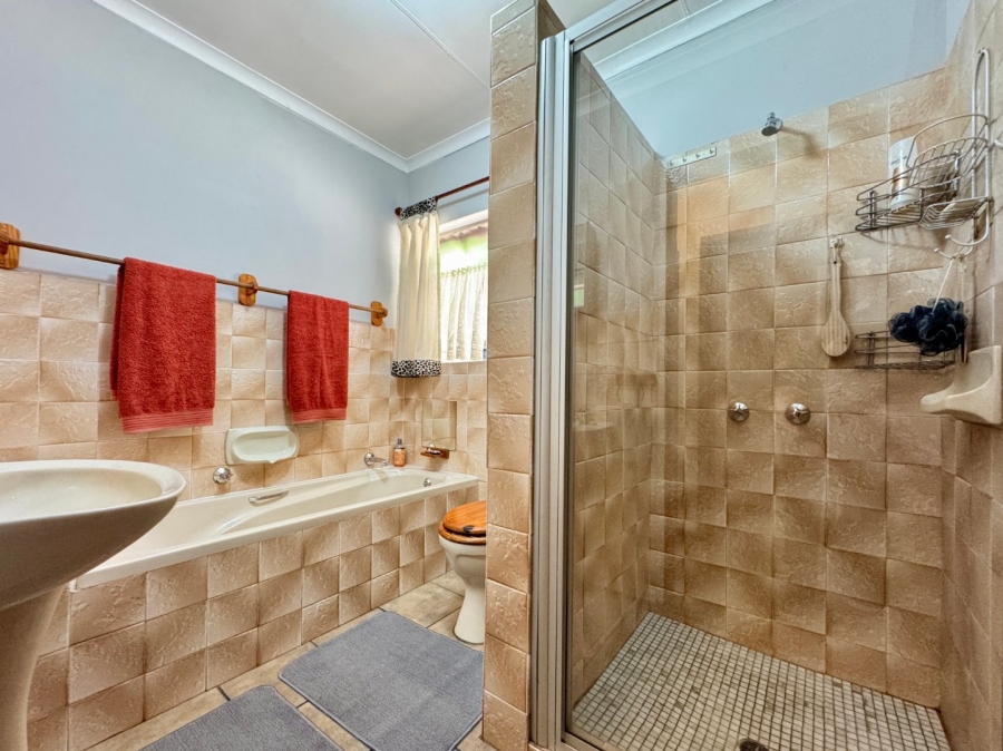 4 Bedroom Property for Sale in Pierre Van Ryneveld Gauteng