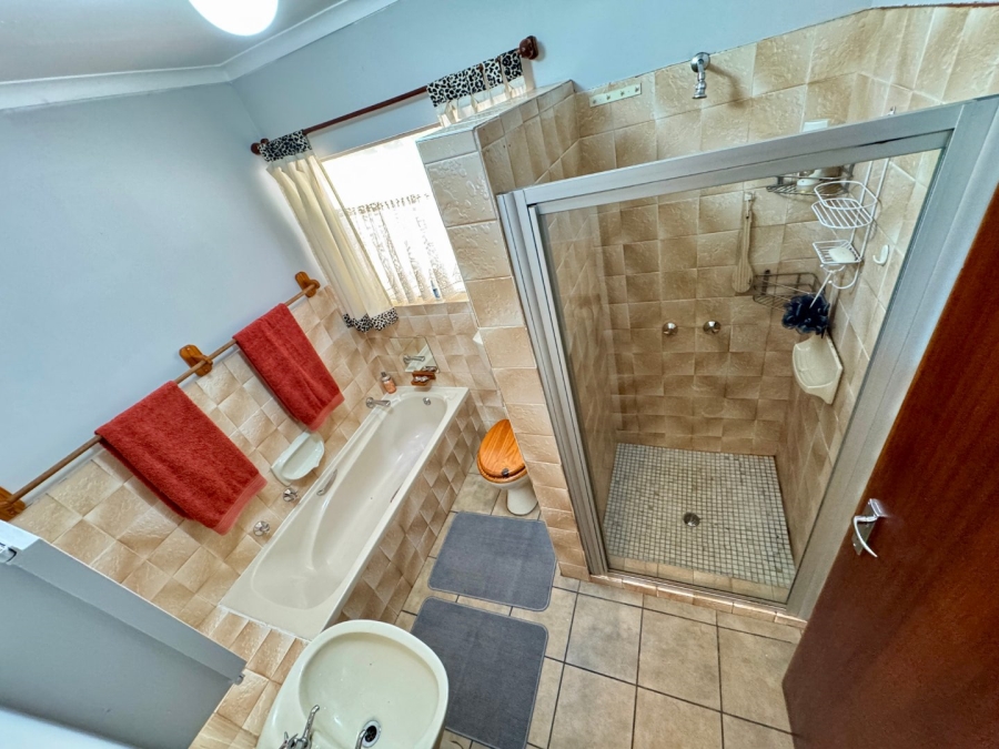 4 Bedroom Property for Sale in Pierre Van Ryneveld Gauteng