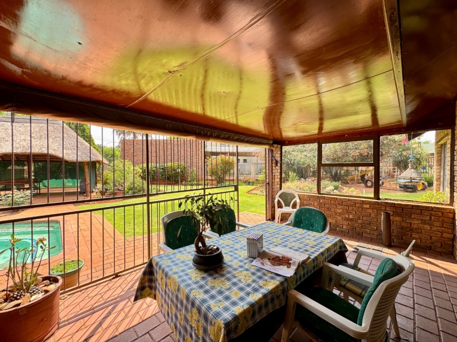 4 Bedroom Property for Sale in Pierre Van Ryneveld Gauteng