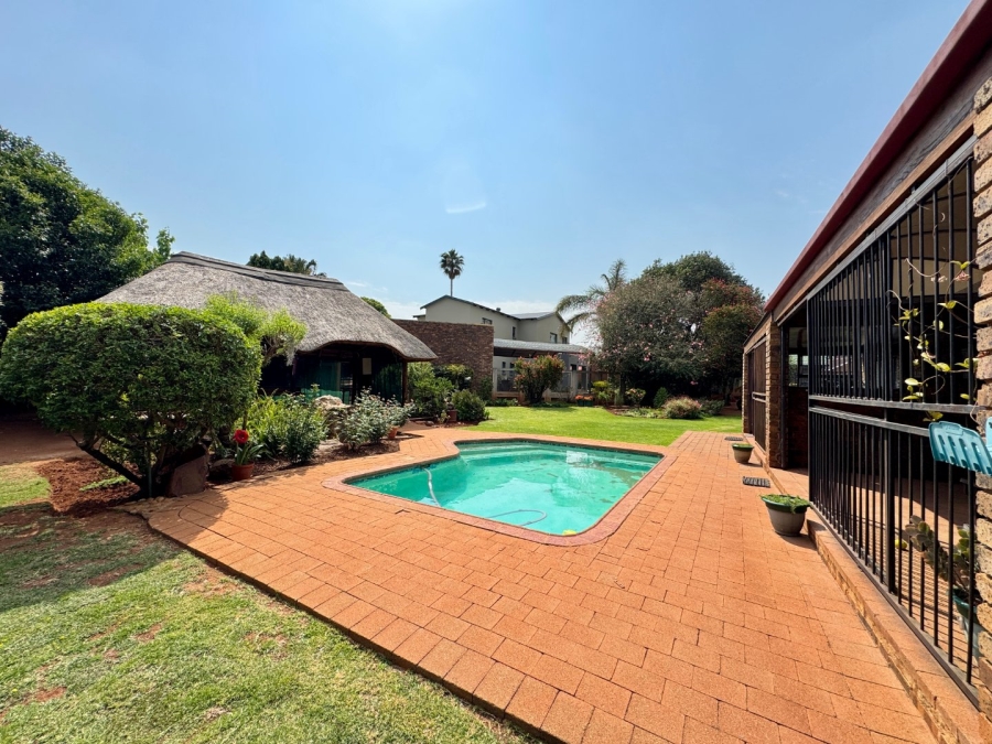 4 Bedroom Property for Sale in Pierre Van Ryneveld Gauteng
