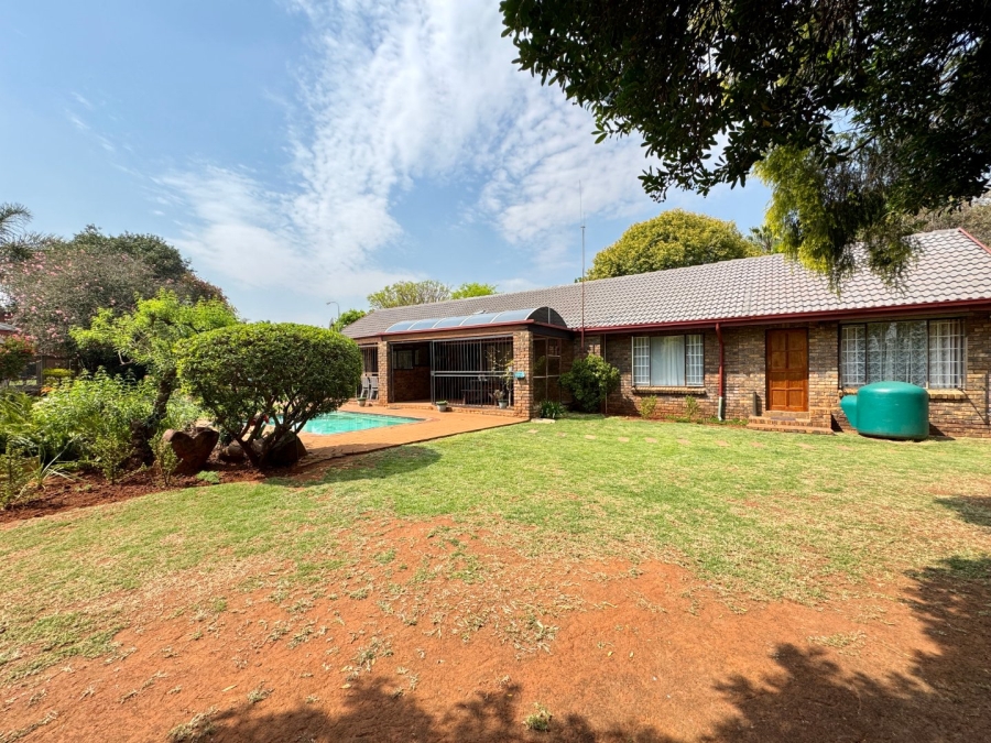 4 Bedroom Property for Sale in Pierre Van Ryneveld Gauteng