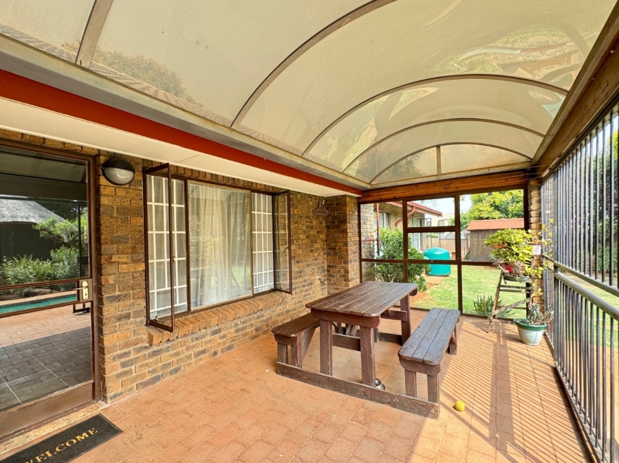 4 Bedroom Property for Sale in Pierre Van Ryneveld Gauteng